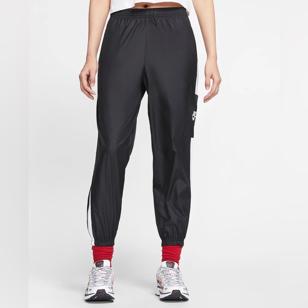 NWT Nike Woven Cargo Jogger Pants Black White Women’s Large L Athletic